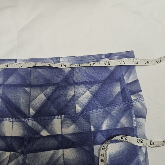Athleta Geometric Pattern Cropped Leggings! - Picture 4 of 6